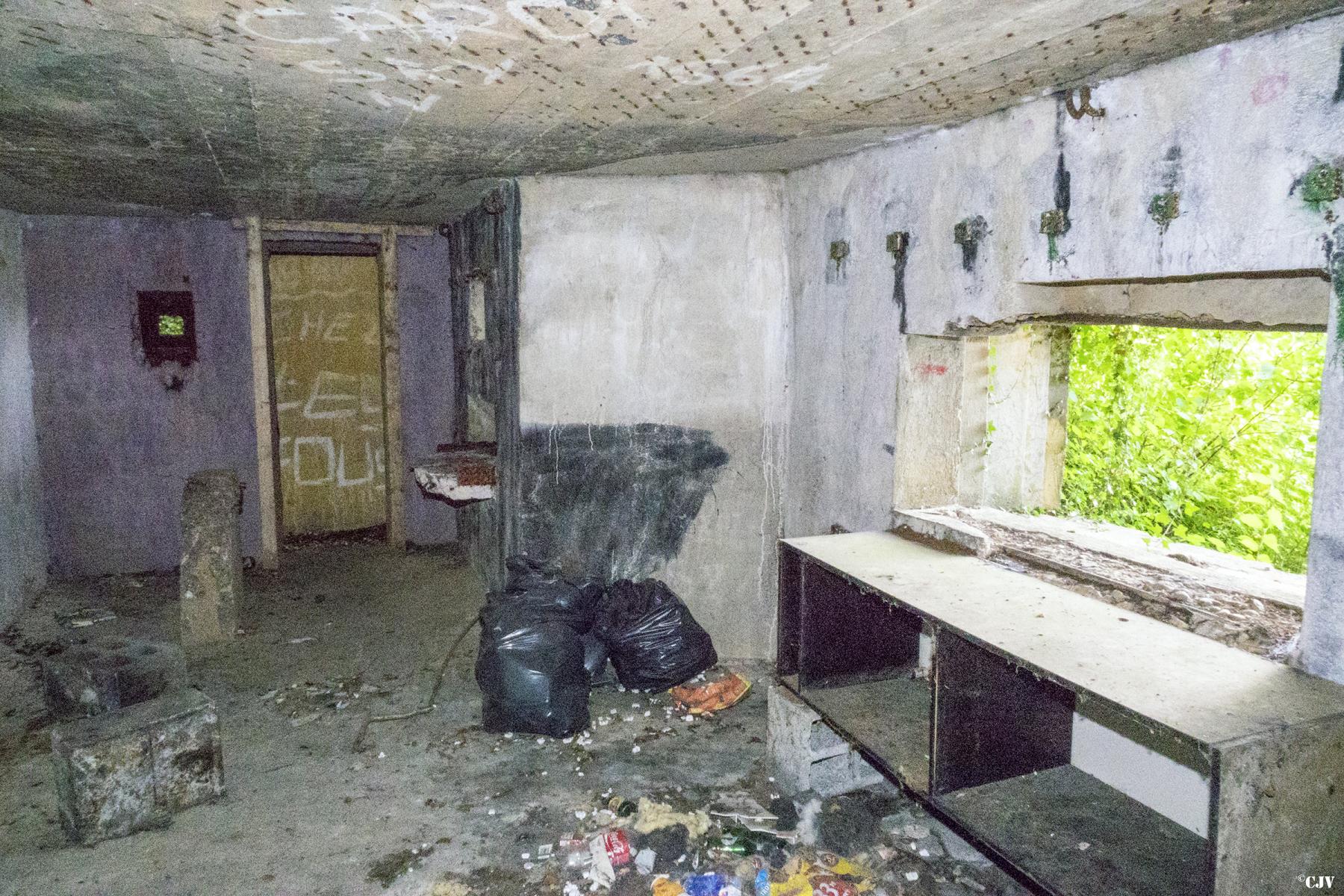 Ligne Maginot - MB25 - (Blockhaus pour canon) - L'intérieur - Lia VERMEULEN