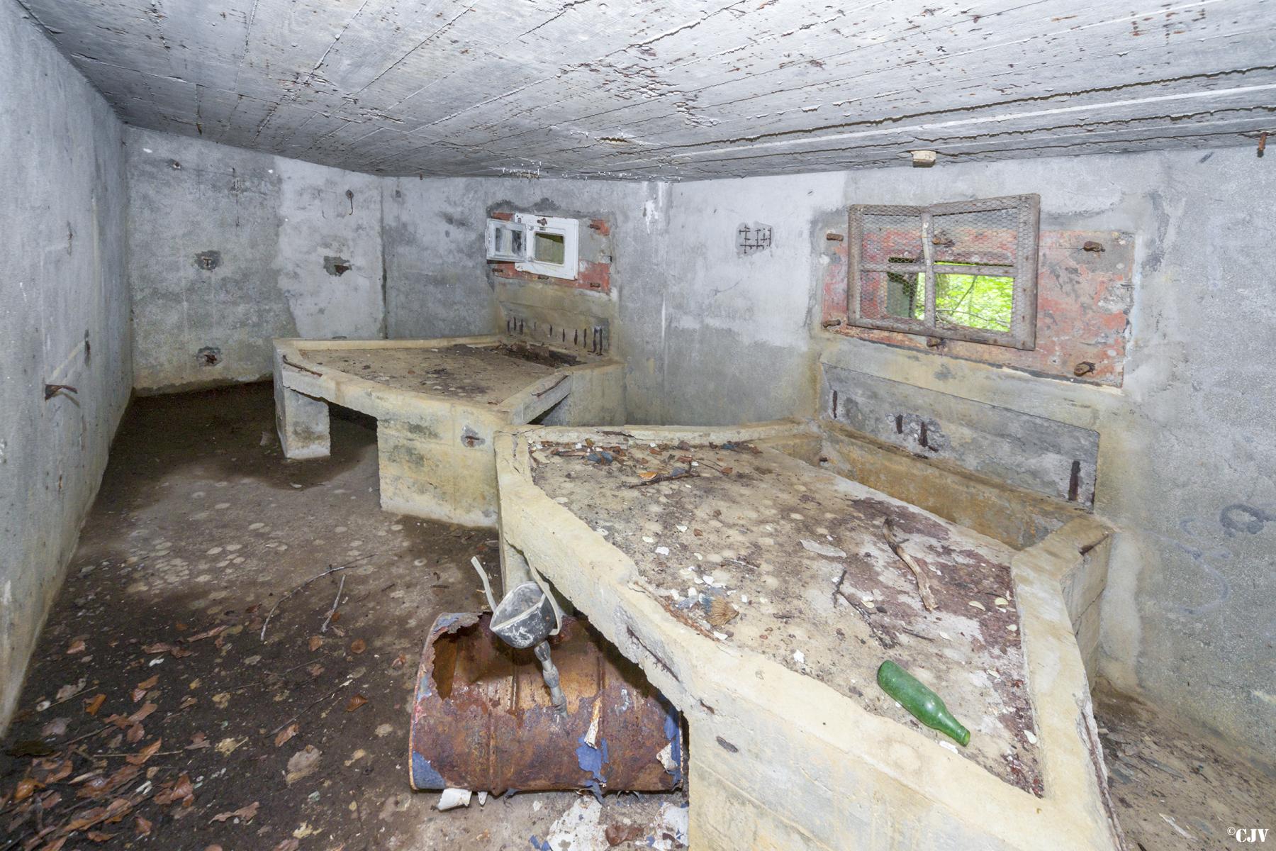 Ligne Maginot - MB28 - (Blockhaus pour arme infanterie) -                           - Lia VERMEULEN