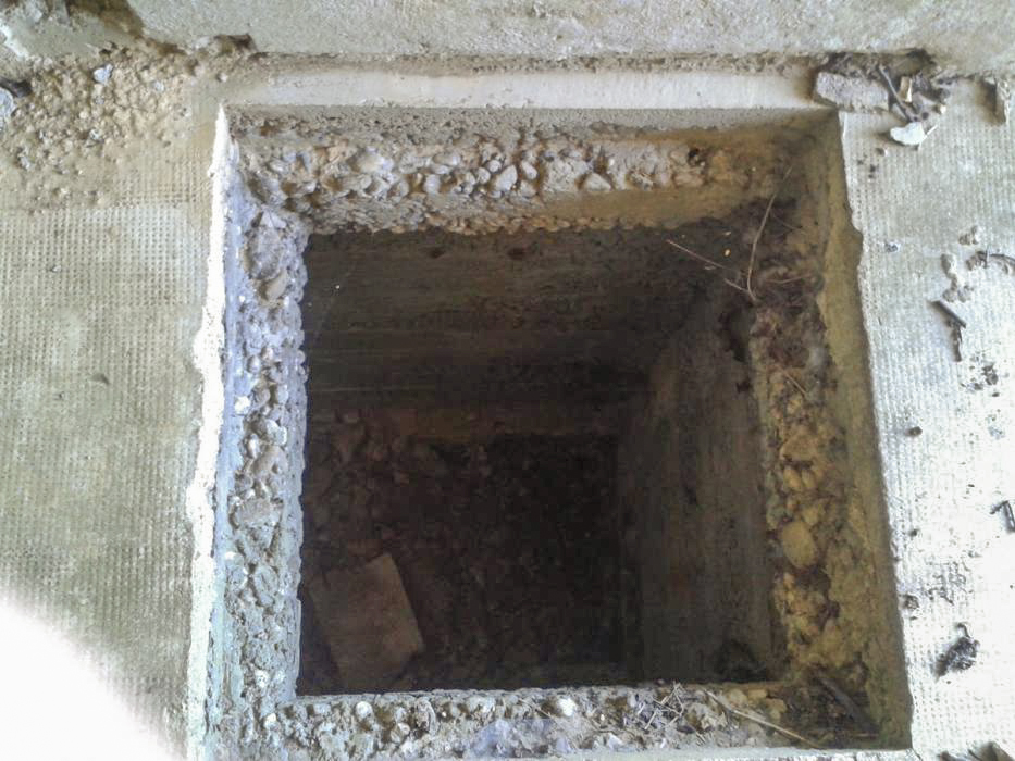 Ligne Maginot - MB41 - (Blockhaus lourd type STG / STG-FCR - Simple) - A l'intérieur il y a trois locaux souterrains accessibles par trappes avec échelle au mur - Christian RICHON/devoitine520