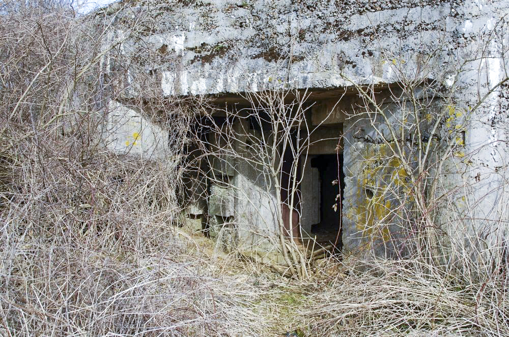 Ligne Maginot - MB52 - (Blockhaus lourd type STG / STG-FCR - Simple) - L'entrée - Christian RICHON / Devoitine520