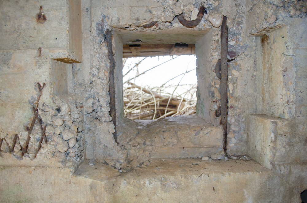 Ligne Maginot - MB52 - (Blockhaus lourd type STG / STG-FCR - Simple) - Un créneau - Christian RICHON / Devoitine520