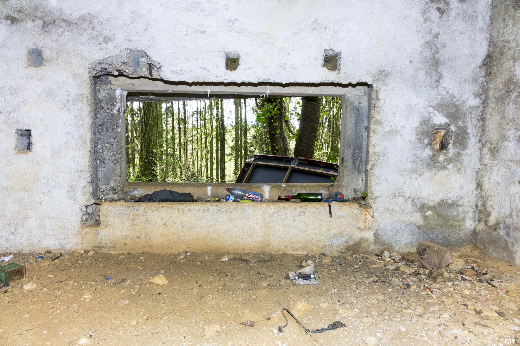 Ligne Maginot - MB53 - (Blockhaus lourd type STG / STG-FCR - Simple) - Le créneau principal - Lia VERMEULEN