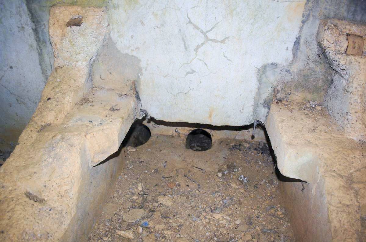 Ligne Maginot - MB161 - (Blockhaus pour canon) - Ouverture pour l’évacuation des douilles - Christian RICHON/Devoitine520