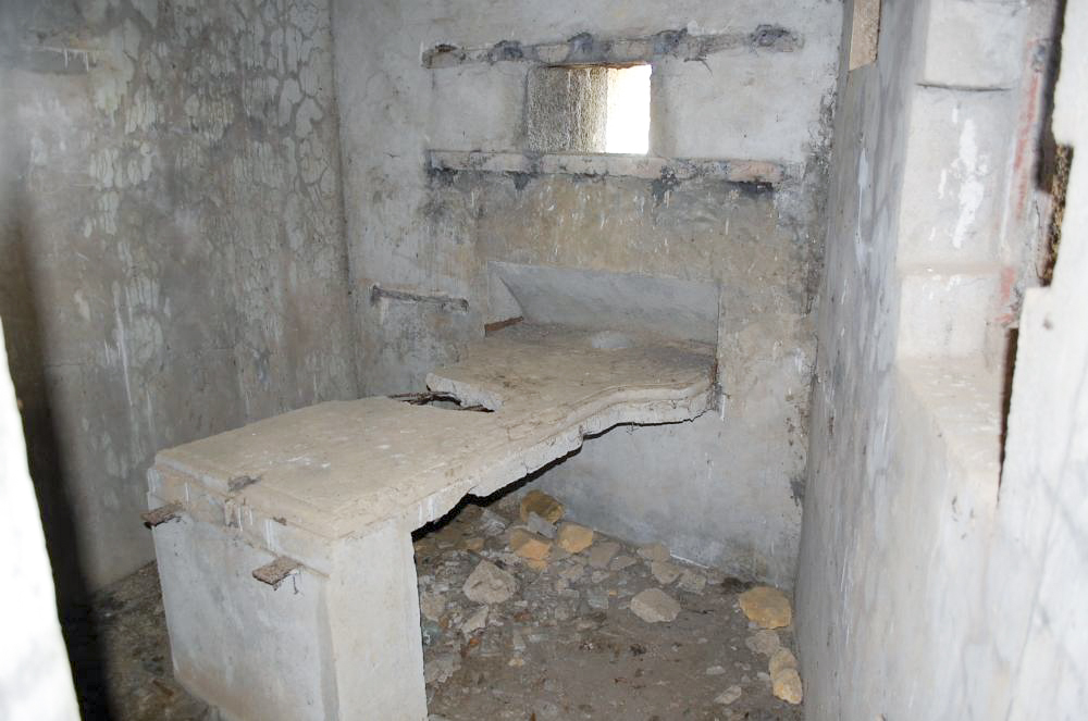 Ligne Maginot - MB221 - (Blockhaus pour canon) - Chambre de tir - Christian RICHON/devoitine520