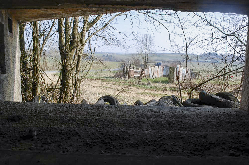 Ligne Maginot - MB221 - (Blockhaus pour canon) - Le champ de tir par le créneau - Christian RICHON/devoitine520