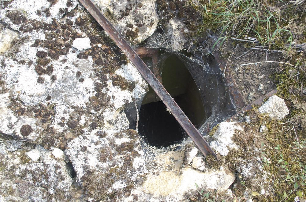 Ligne Maginot - MO3 - HAUT DE SALOMON - COTE 317 - (Observatoire d'artillerie) - En ruines, encombré de diverses ferrailles - Christian RICHON / Devoitine520
