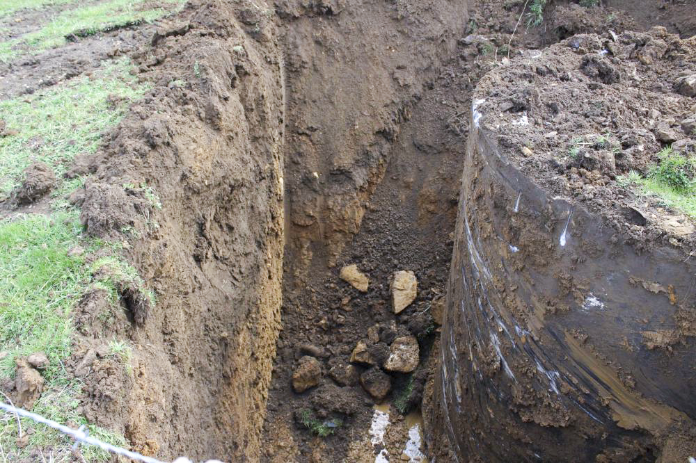 Ligne Maginot - Mt131 ( Cuve pour arme d'infanterie ) - Cette cuve se trouvait sur un terrain acquis par un particulier. Elle est à présent disparue. Les photos qui ont été prises lors de son démantellement.
Le chantier - Inconnu