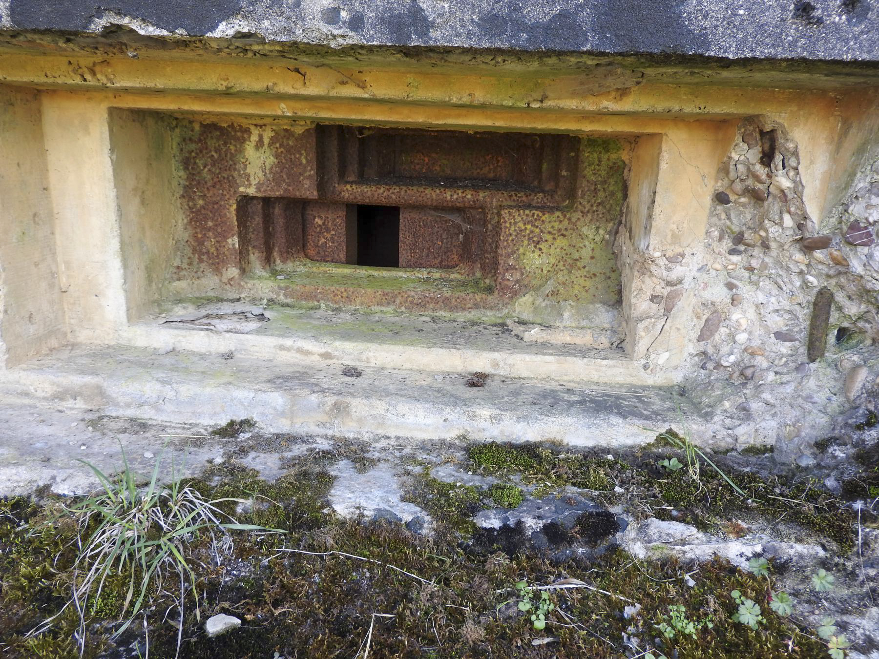 Ligne Maginot - CB160 - INGLANGE NORD - (Blockhaus pour canon) - L'embrasure avec la trémie Pamart-Lemaigre. - STENGER Mathieu