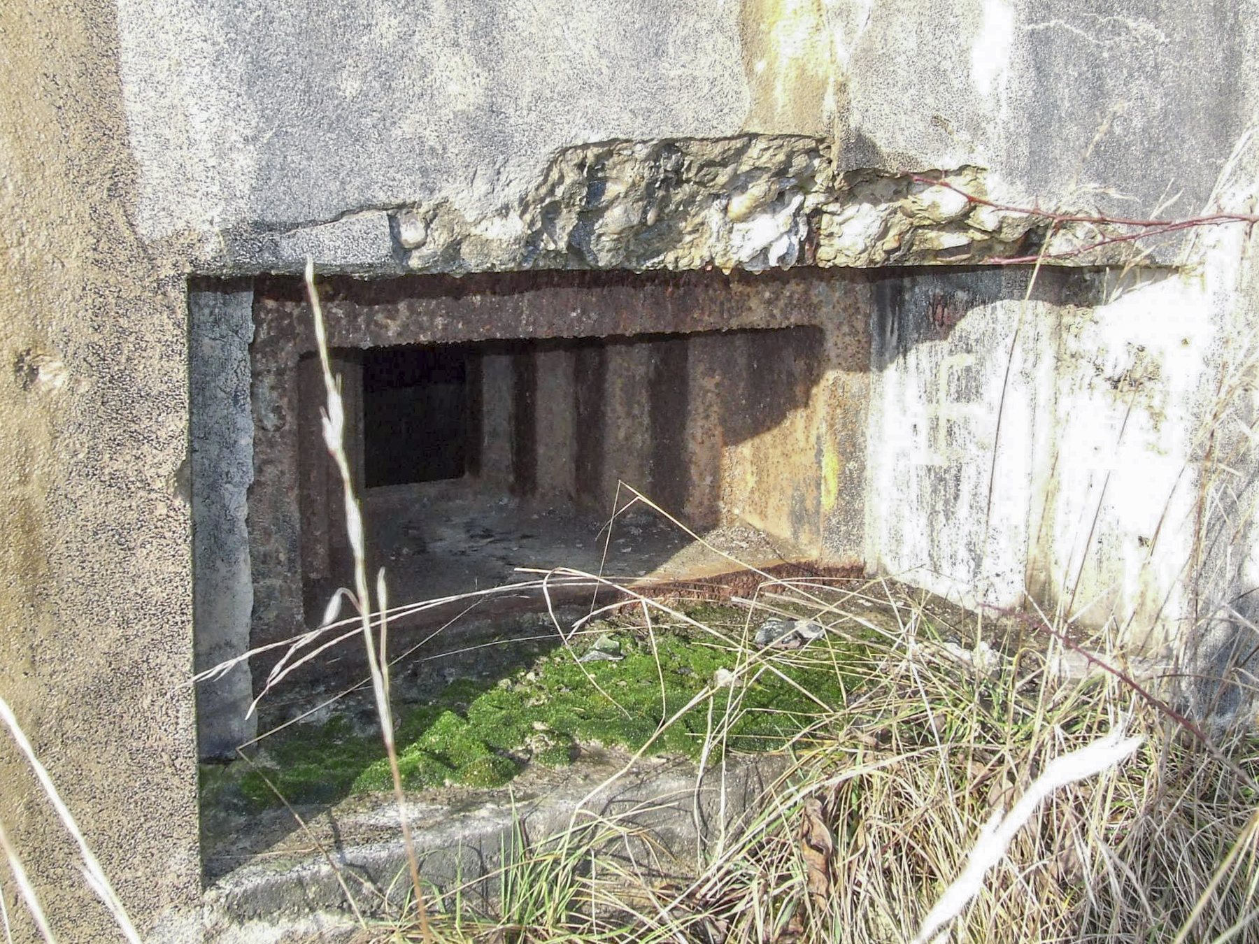 Ligne Maginot - AB7-B - BRANDSTUDEN  5 - (Blockhaus pour arme infanterie) - Le créneau pour mitrailleuse. - STENGER Mathieu