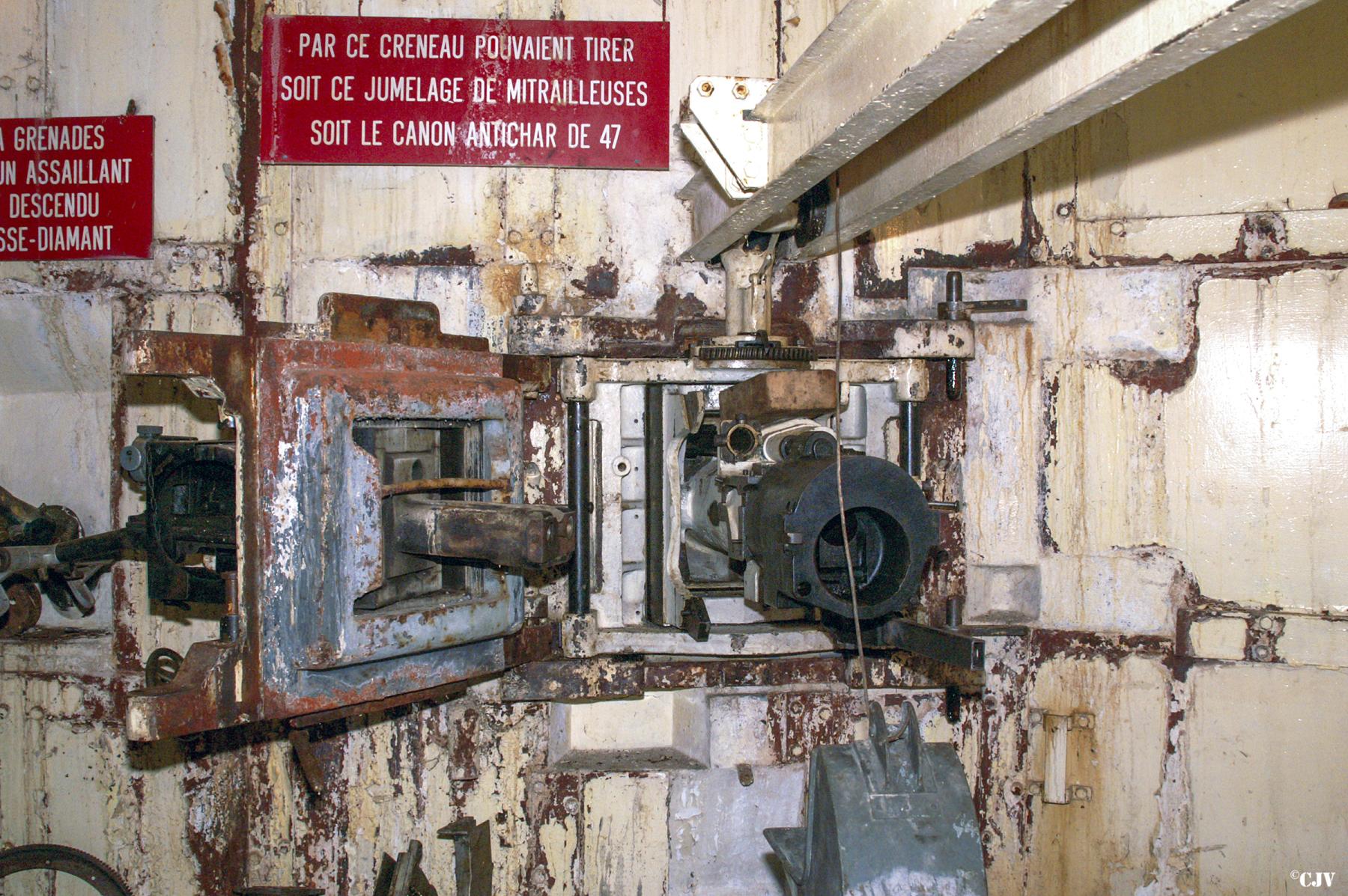 Ligne Maginot - FERMONT - A2 - (Ouvrage d'artillerie) - Entrée munitions
Chambre de tir JM/47 - Lia VERMEULEN