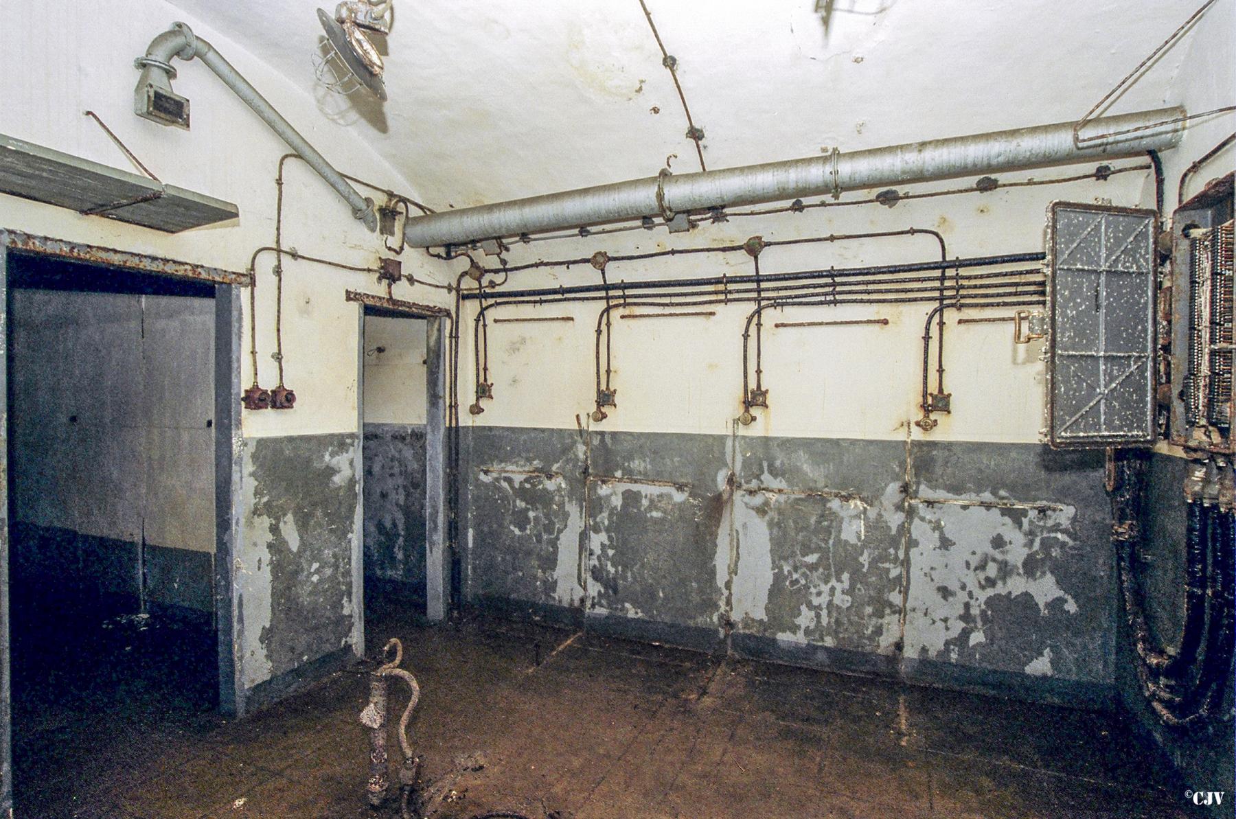 Ligne Maginot - FERMONT - A2 - (Ouvrage d'artillerie) - Le PC de l'ouvrage au pied du bloc 3 - Lia VERMEULEN
