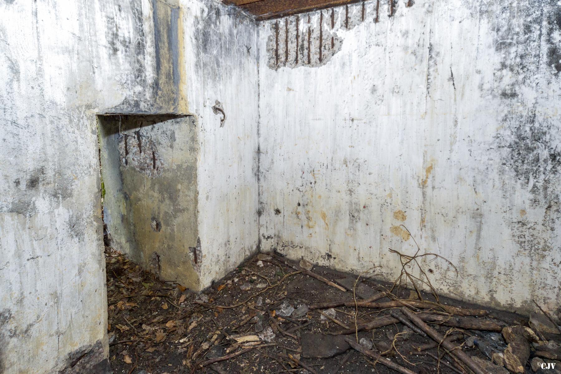 Ligne Maginot - ROUY 3 - (Blockhaus pour arme infanterie) - L'entrée - Lia VERMEULEN