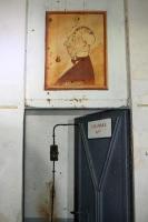 Ligne Maginot - SIMSERHOF - (Ouvrage d'artillerie) - PC
Portrait d'André Maginot au-dessus de l'entrée d'une chambre d'officier