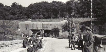 Ligne Maginot - ROCHONVILLERS - A8 - (Ouvrage d'artillerie) - Entrée munitions
Photo prise après la reddition de l'ouvrage