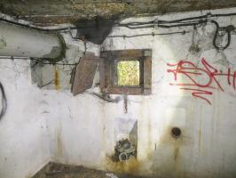 Ligne Maginot - COL DE GARDE (G) - EO10 - (Abri actif) - Bloc 2
Créneau JM