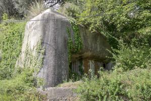 Ligne Maginot - COL DE GARDE (G) - EO10 - (Abri actif) - Bloc 4
La façade côté créneau JM