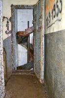 Ligne Maginot - ROCHONVILLERS - A8 - (Ouvrage d'artillerie) - Bloc 2
Tourelle pour deux tubes de 75 mle 33
Le tobogan de descente des douilles dans la cage d'escalier menant au bloc