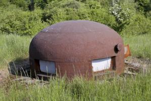 Ligne Maginot - ROCHONVILLERS - A8 - (Ouvrage d'artillerie) - Bloc 8
Une cloche GFM. Les volets blancs sont de facture récente.