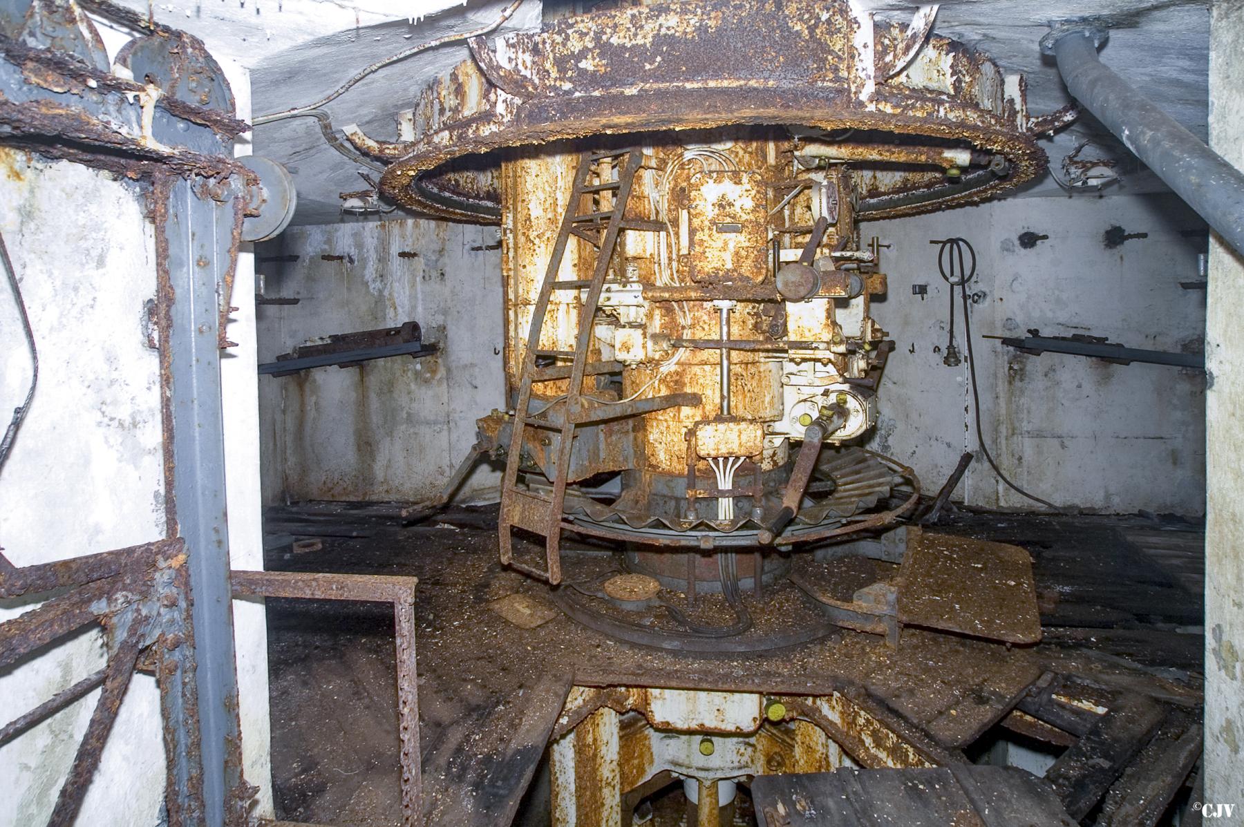 Ligne Maginot - LATIREMONT - A3 - (Ouvrage d'artillerie) - Bloc 4
Tourelle de mortiers de 81 mm - Lia VERMEULEN