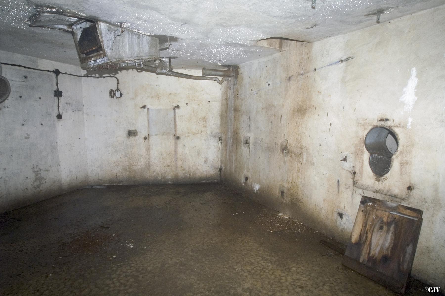 Ligne Maginot - LATIREMONT - A3 - (Ouvrage d'artillerie) - Bloc 5
Etage inférieur - Lia VERMEULEN