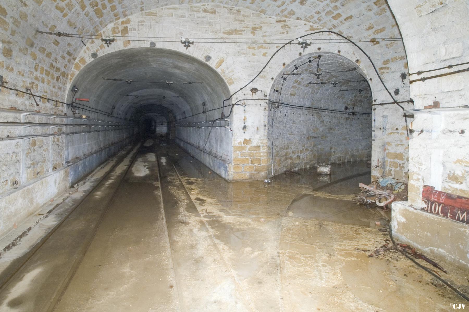 Ligne Maginot - LATIREMONT - A3 - (Ouvrage d'artillerie) - Gare près du M1 - Lia VERMEULEN