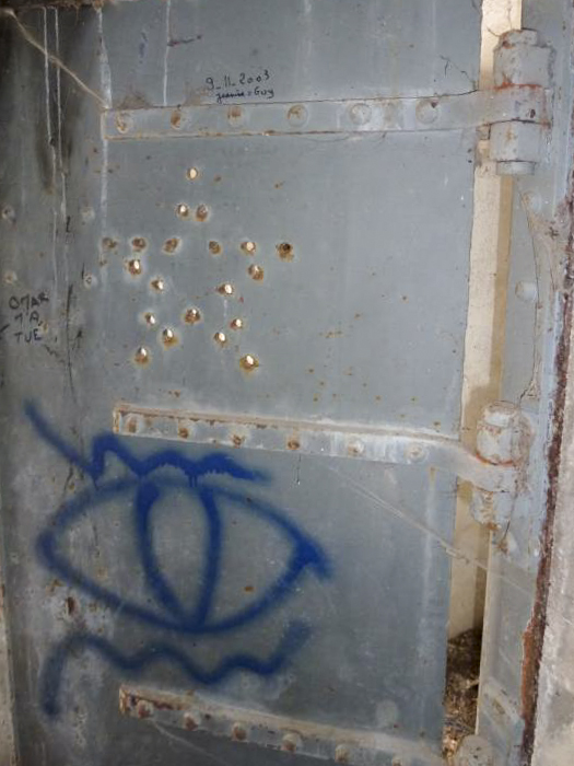 Ligne Maginot - COL DE LA TORRE - (Chambre de coupure) - La porte du local - Jean-François PERRIGAULT