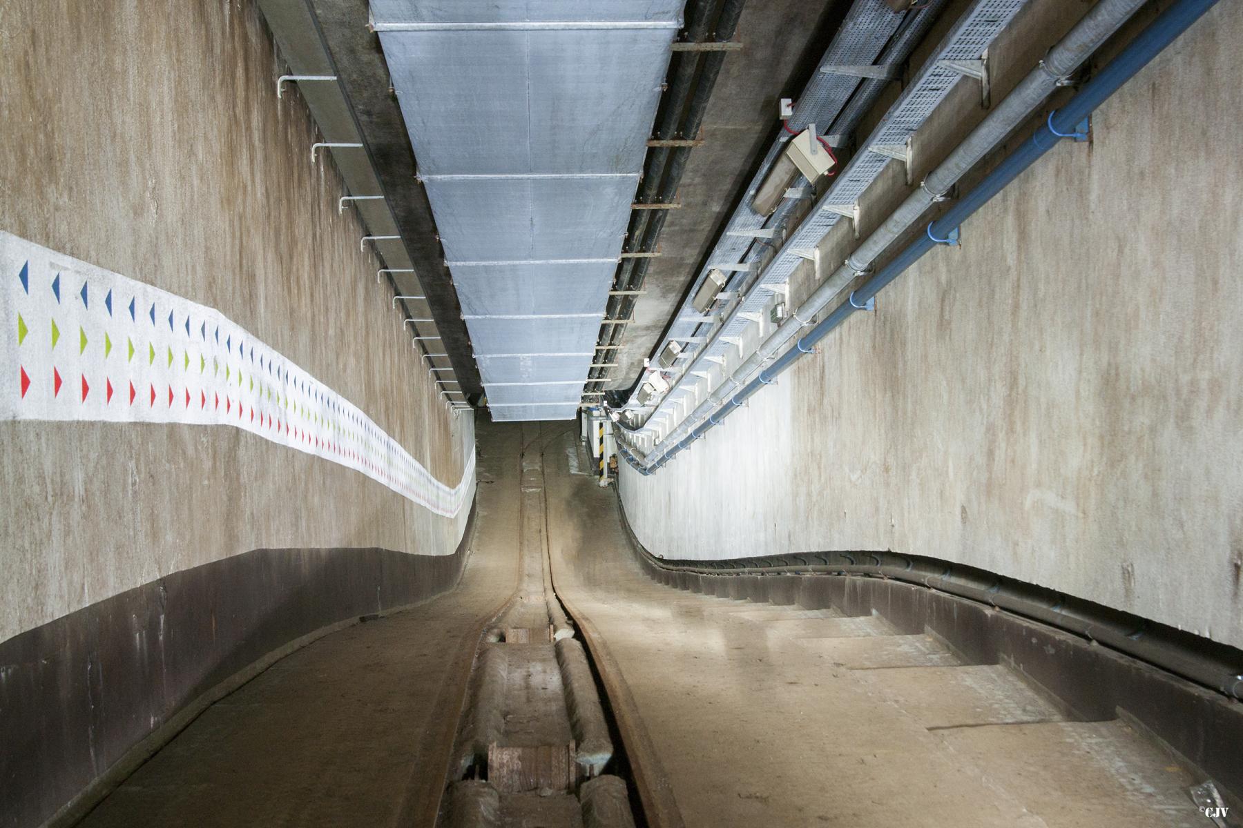 Ligne Maginot - ROCHONVILLERS - A8 - (Ouvrage d'artillerie) - Entrée munitions
Le plan incliné - Lia VERMEULEN