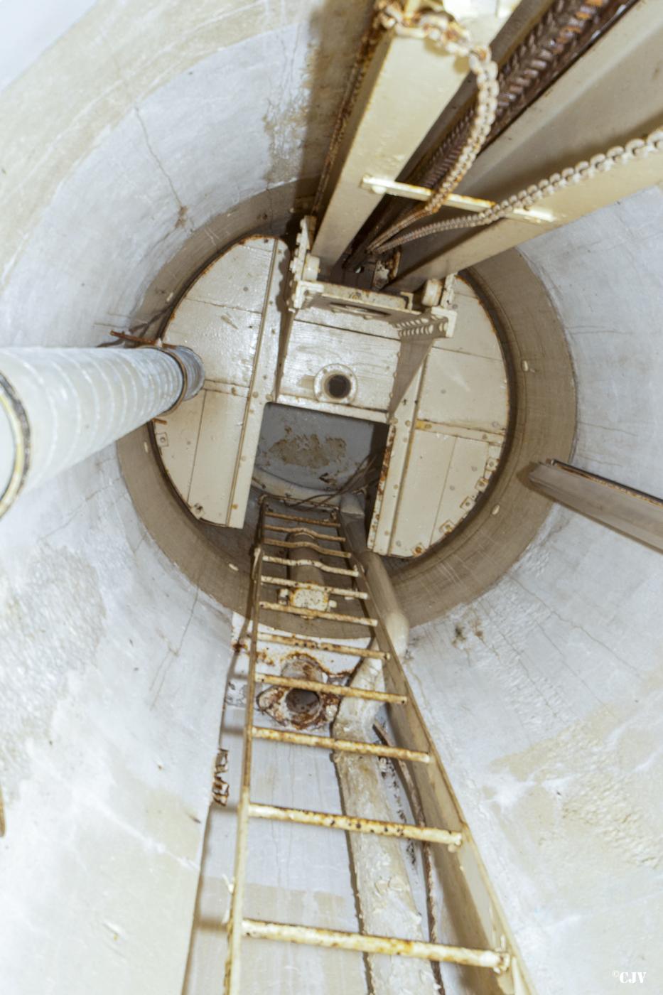 Ligne Maginot - ROCHONVILLERS - A8 - (Ouvrage d'artillerie) - Entrée des hommes
Cloche GFM - Lia VERMEULEN