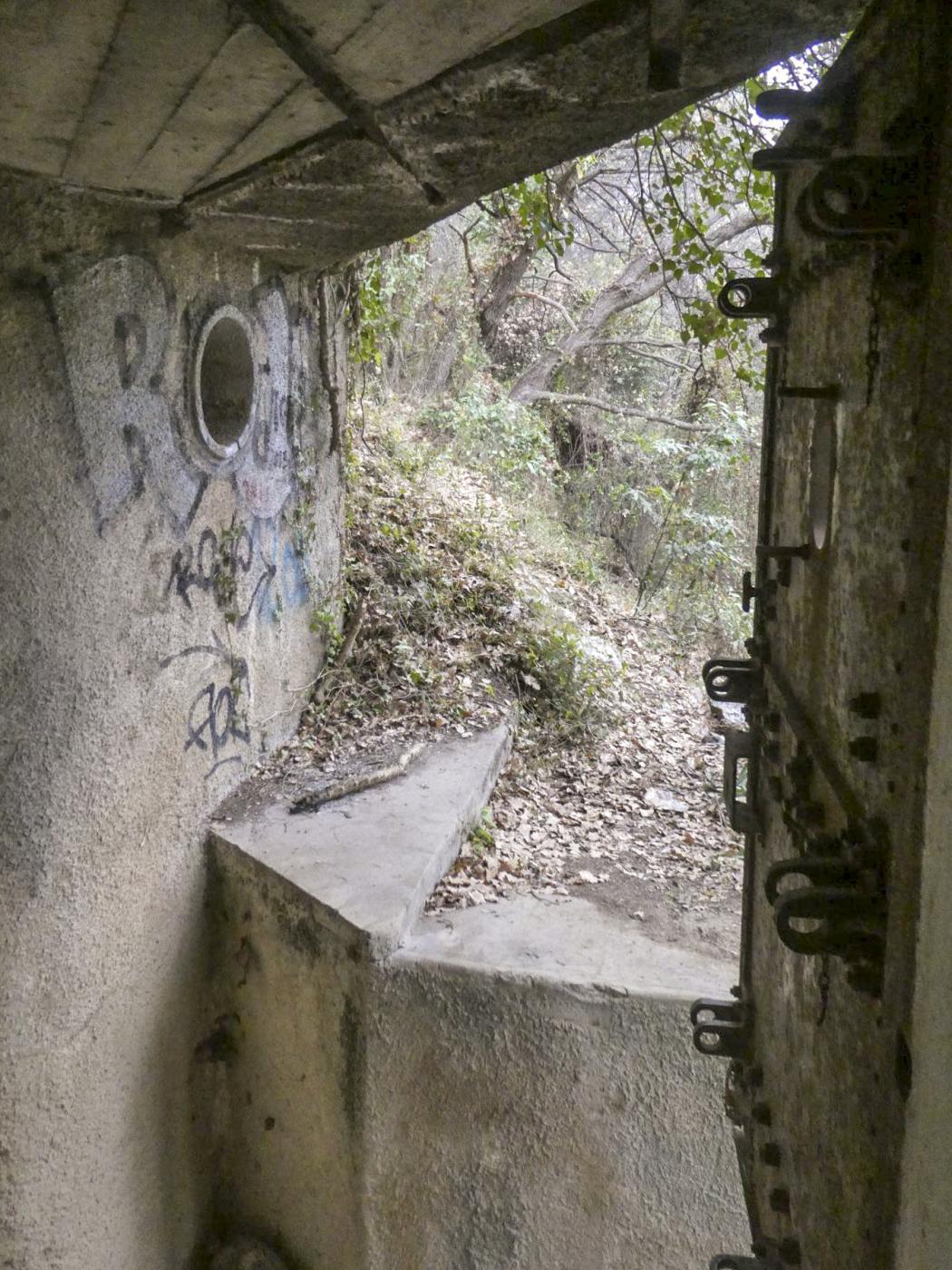 Ligne Maginot - COL DE GARDE (G) - EO10 - (Abri actif) - Bloc 2   - ELLENA Daniel - CUNY Philippe