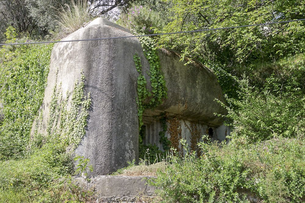 Ligne Maginot - COL DE GARDE (G) - EO10 - (Abri actif) - Bloc 4
La façade côté créneau JM - Michel Teiten