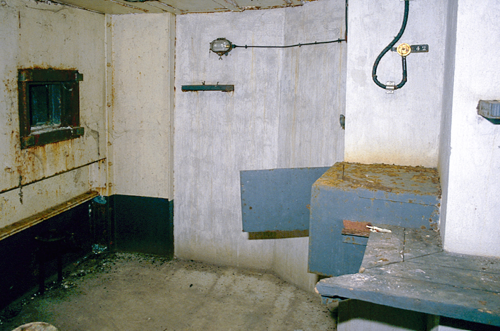 Ligne Maginot - COL DE GARDE (G) - EO10 - (Abri actif) - Bloc 4 - LOVINY Alain