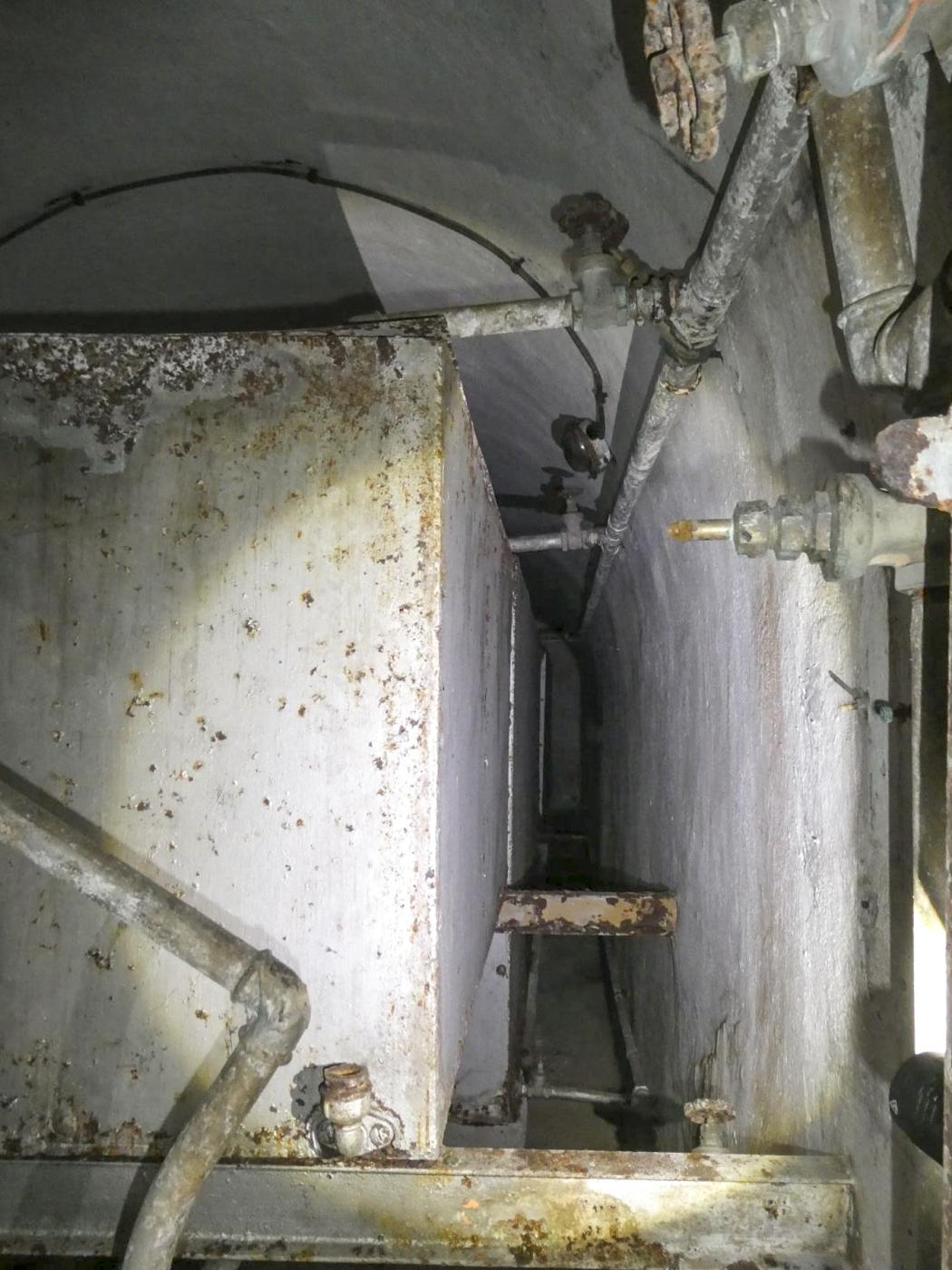 Ligne Maginot - COL DE GARDE (G) - EO10 - (Abri actif) - Citernes (9000Lx2, 1200L) - ELLENA Daniel - CUNY Philippe