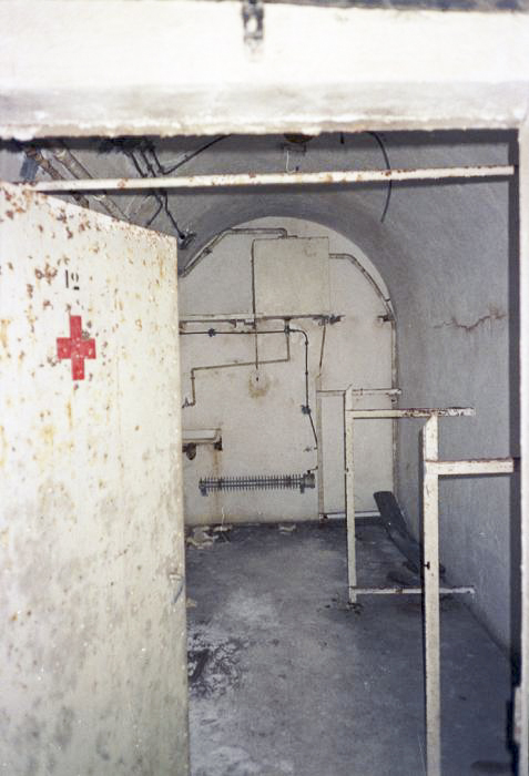 Ligne Maginot - COL DE GARDE (G) - EO10 - (Abri actif) - L'infirmerie - LOVINY Alain