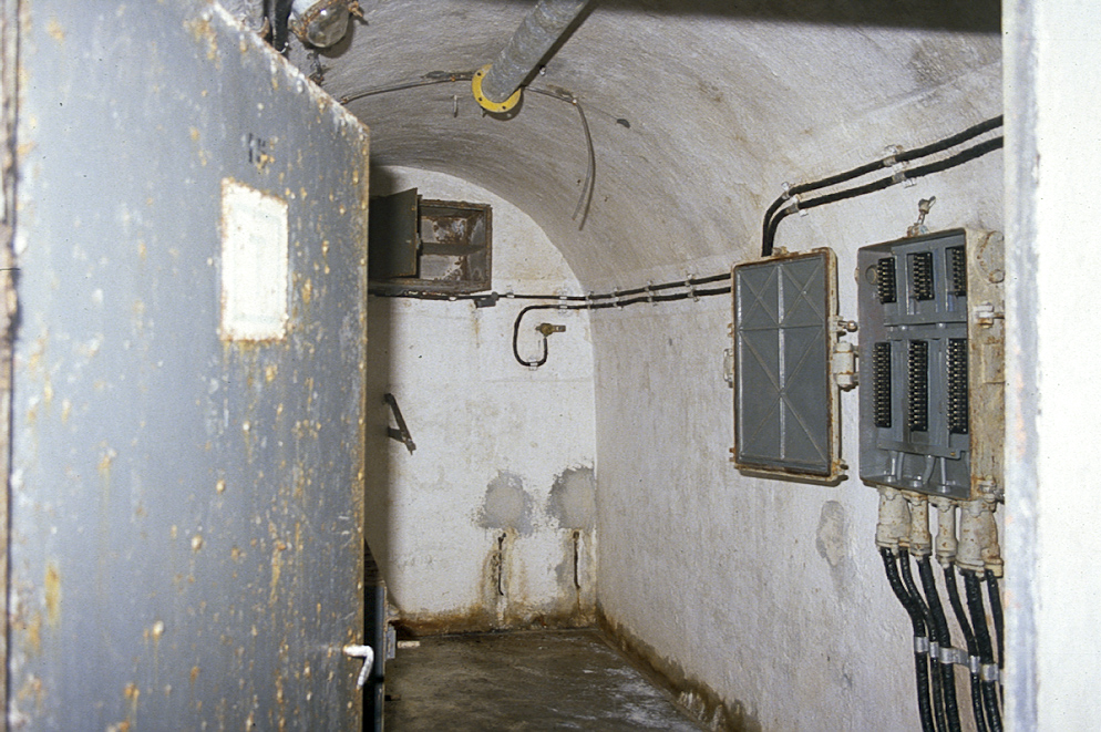 Ligne Maginot - COL DE GARDE (G) - EO10 - (Abri actif) - Local téléphonique ou PC - LOVINY Alain