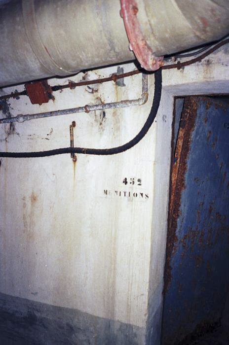Ligne Maginot - COL DE GARDE (G) - EO10 - (Abri actif) - Bloc 4
Magasin à munitions - LOVINY Alain