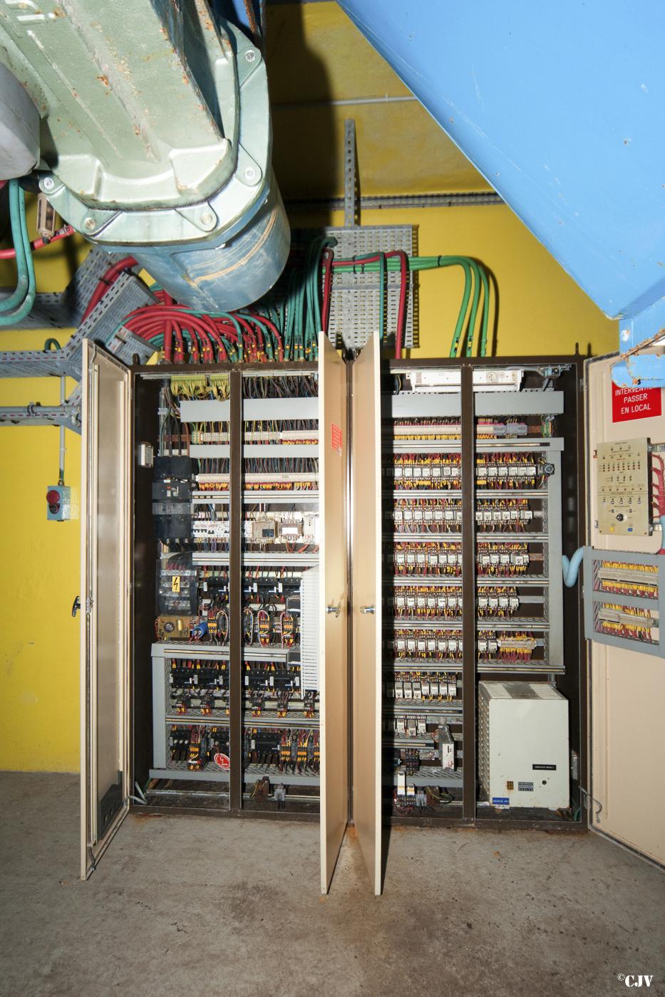 Ligne Maginot - ROCHONVILLERS - A8 - (Ouvrage d'artillerie) - Entrée munitions
Salle des filtres modernisé - Lia VERMEULEN
