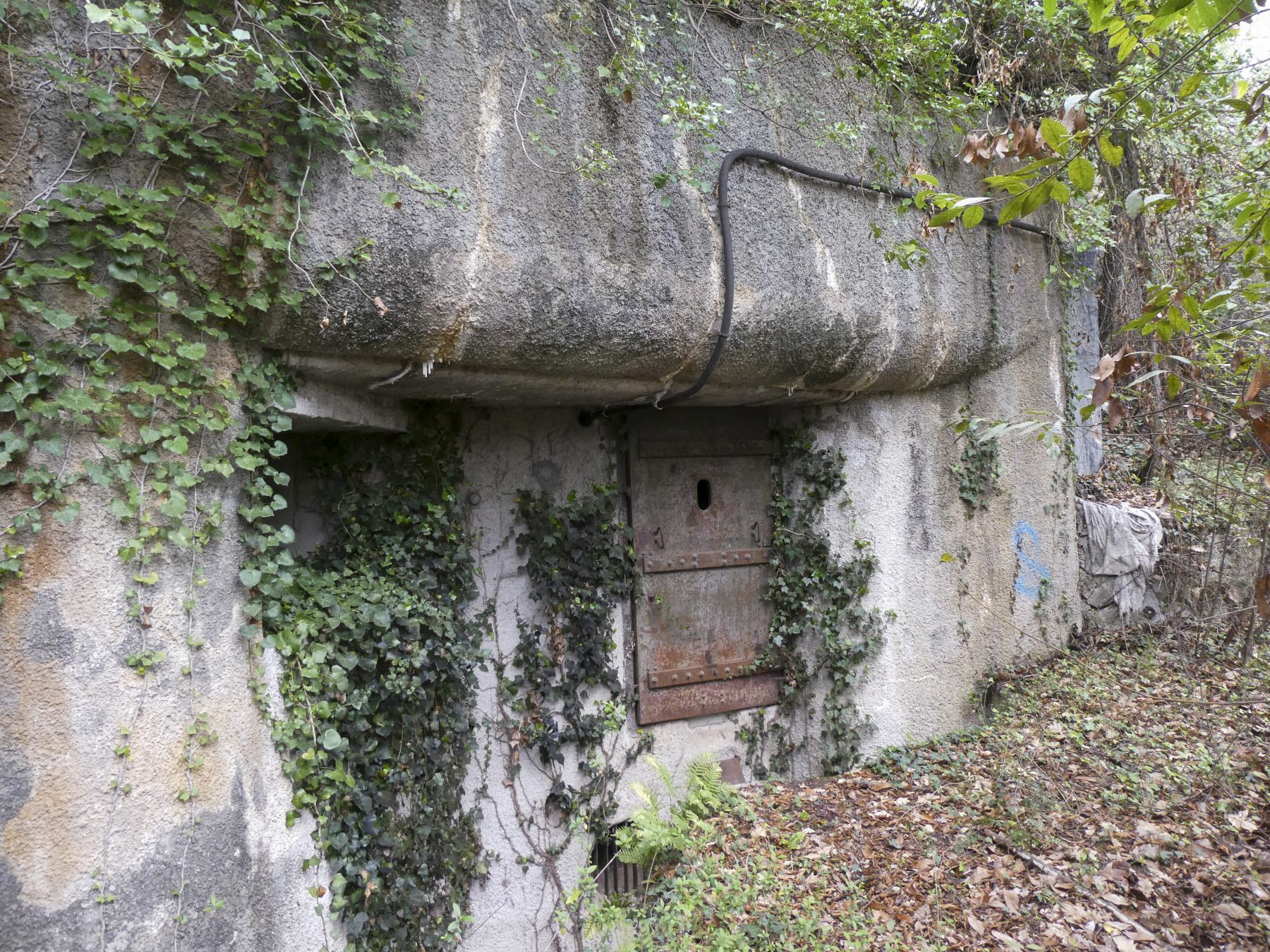 Ligne Maginot - COL DE GARDE (G) - EO10 - (Abri actif) - Bloc 1 - ELLENA Daniel - CUNY Philippe
