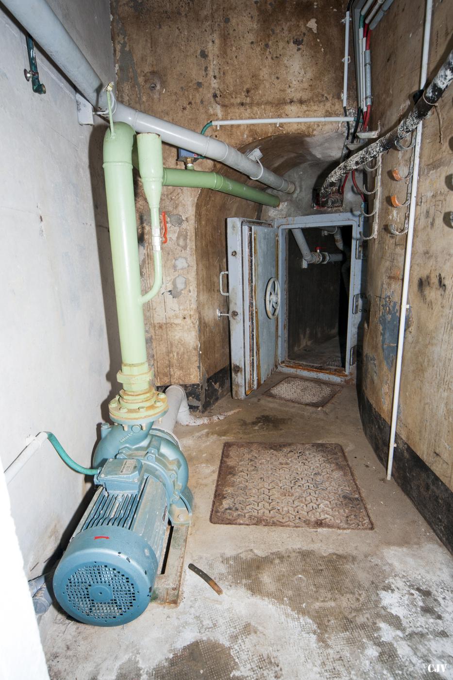 Ligne Maginot - ROCHONVILLERS - A8 - (Ouvrage d'artillerie) - Entrée des hommes - Lia VERMEULEN