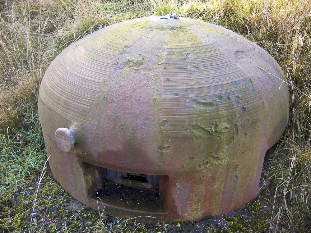 Ligne Maginot - ROCHONVILLERS - A8 - (Ouvrage d'artillerie) - Bloc 1
Cloche GFM type A
Noter les traces d'impacts - Michel Teiten
