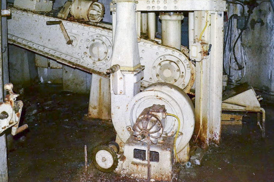Ligne Maginot - ROCHONVILLERS - A8 - (Ouvrage d'artillerie) - Bloc 1
Tourelle de mitrailleuses - PAVEL Jan