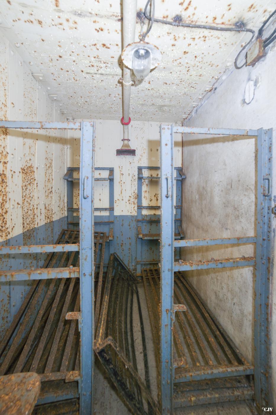 Ligne Maginot - ROCHONVILLERS - A8 - (Ouvrage d'artillerie) - Bloc 1
Dortoir - Lia VERMEULEN