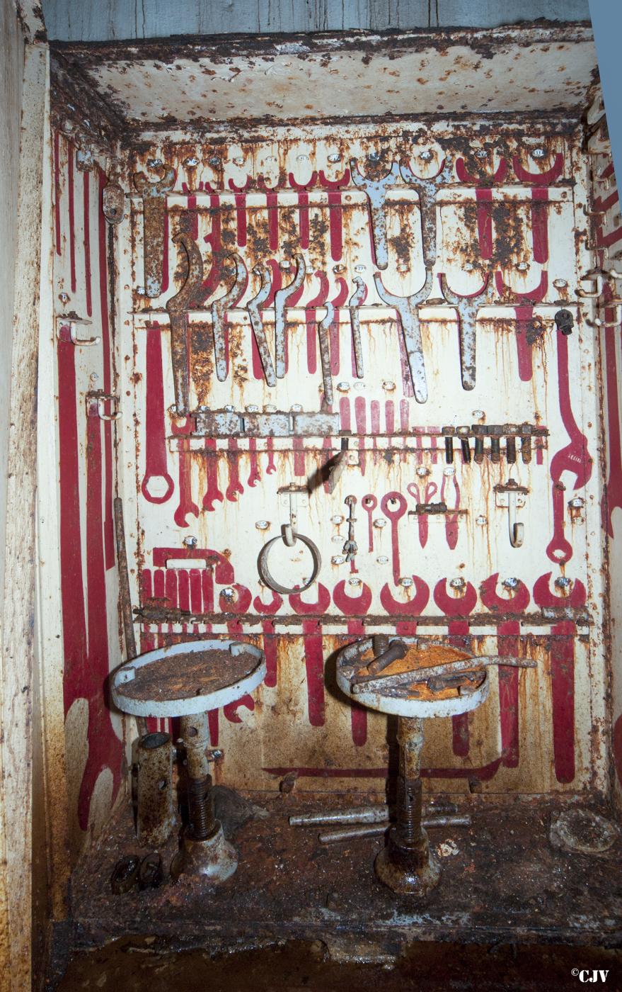 Ligne Maginot - ROCHONVILLERS - A8 - (Ouvrage d'artillerie) - Bloc 2
L'armoire à outillage de la tourelle - Lia VERMEULEN