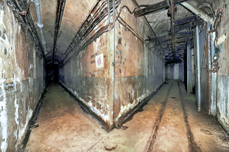 Ligne Maginot - ROCHONVILLERS - A8 - (Ouvrage d'artillerie) - Bloc 5
Vers les magasins M2 - GOERGEN Claude