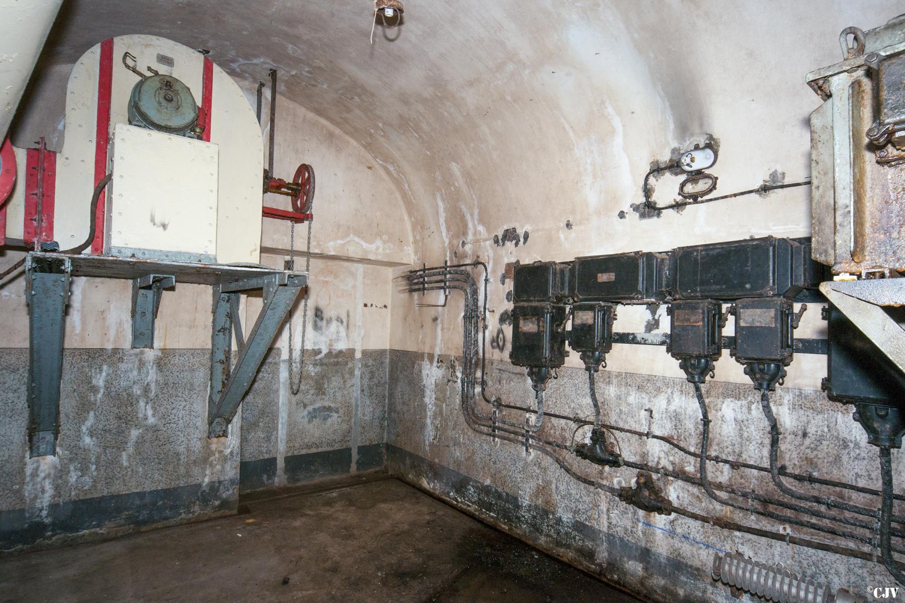 Ligne Maginot - ROCHONVILLERS - A8 - (Ouvrage d'artillerie) - Bloc 3 - Lia VERMEULEN