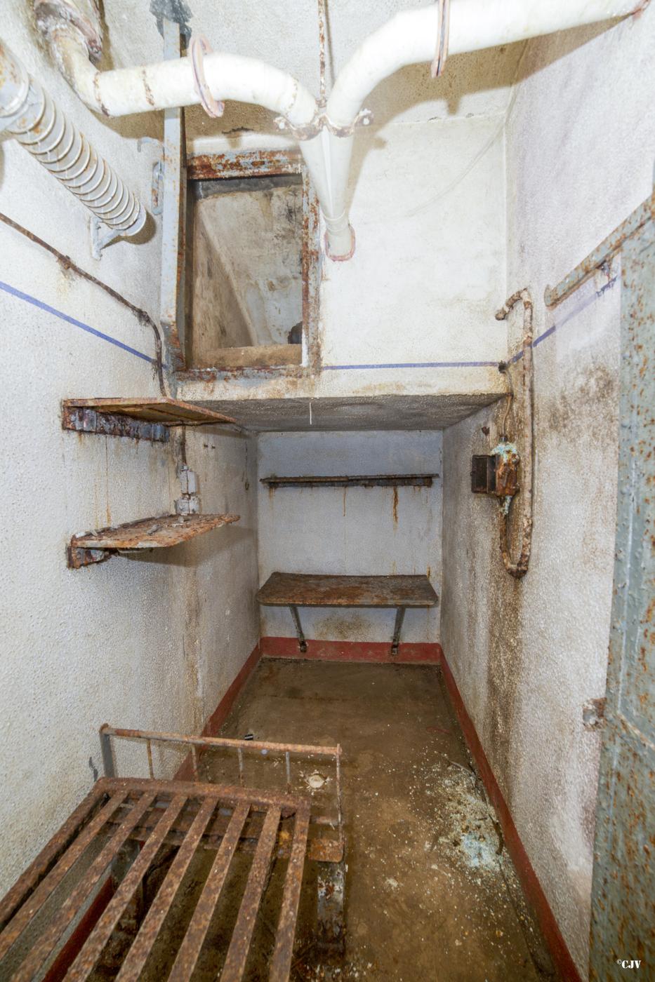 Ligne Maginot - ROCHONVILLERS - A8 - (Ouvrage d'artillerie) - Bloc 3
Chambre - Lia VERMEULEN