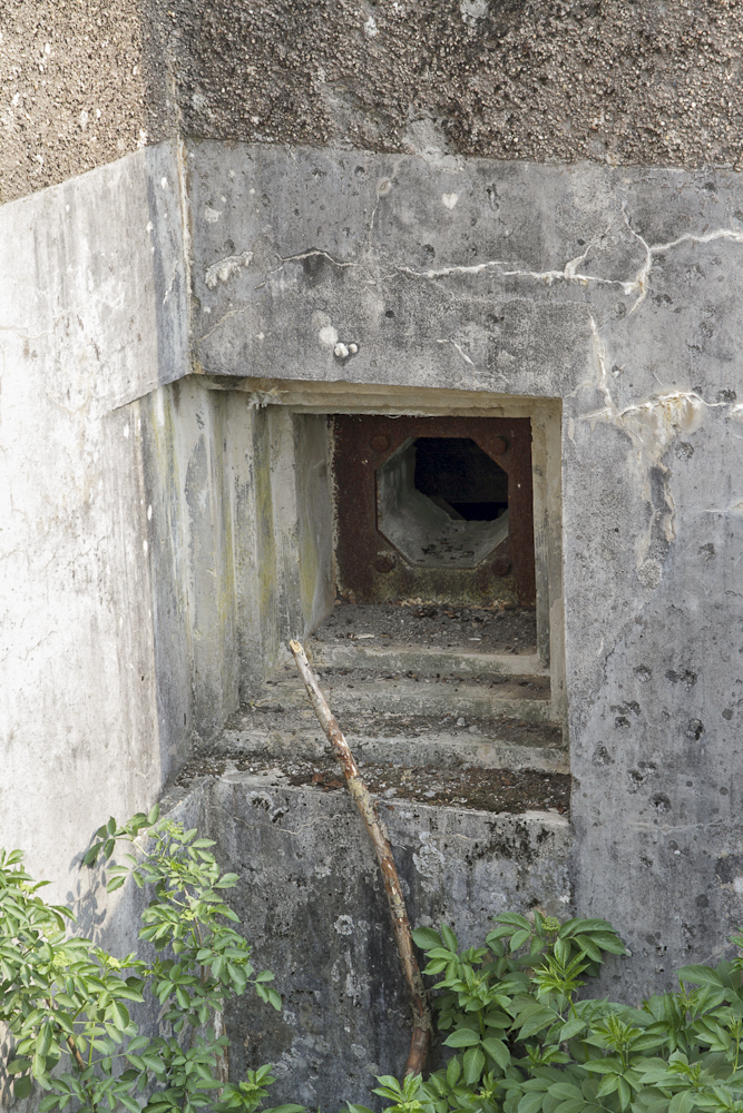 Ligne Maginot - ROCHONVILLERS - A8 - (Ouvrage d'artillerie) - Bloc 5
Créneau FM de défense du fossé diamant - Michel Teiten