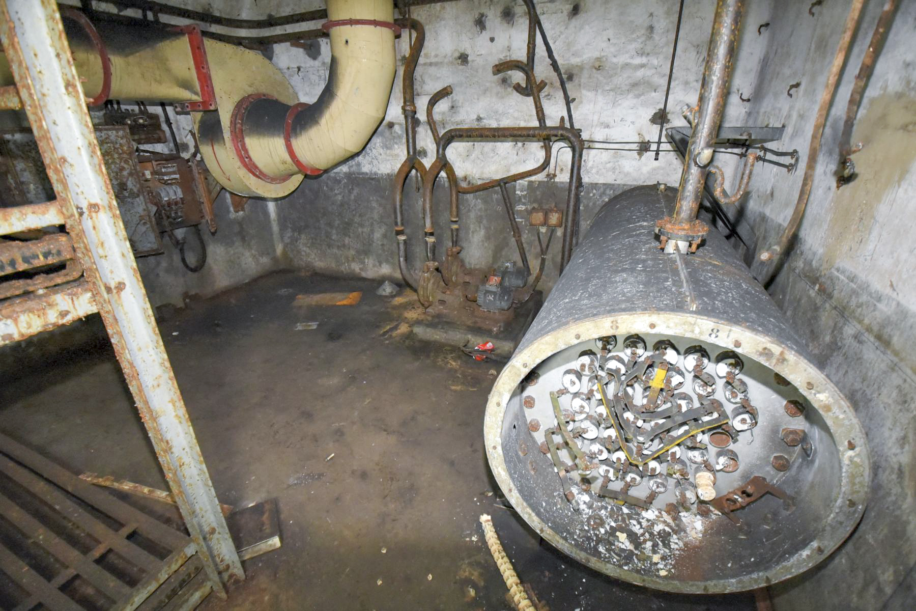 Ligne Maginot - ROCHONVILLERS - A8 - (Ouvrage d'artillerie) - Bloc 6
Station de chauffage - Ludovic KNAPP