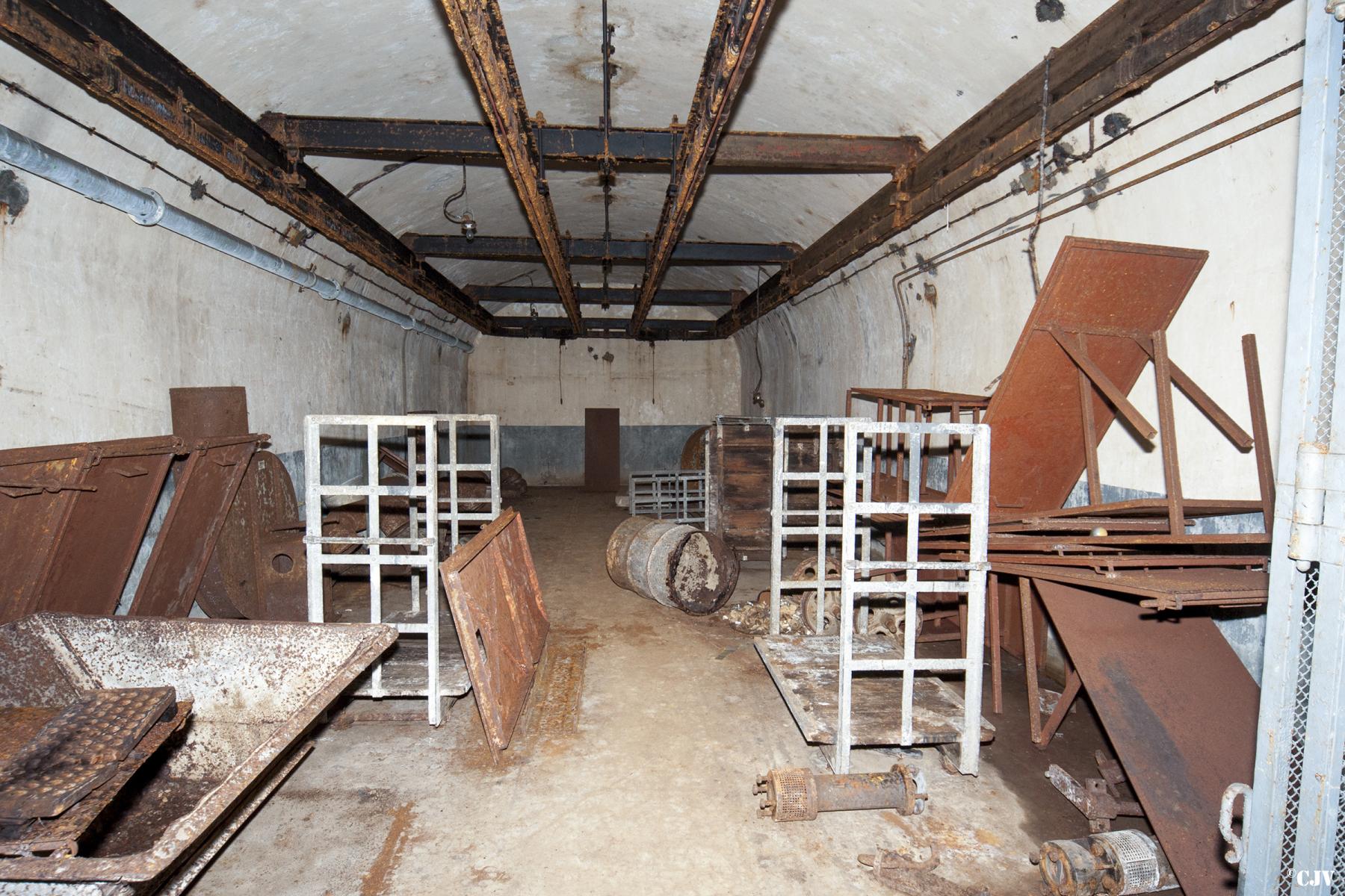 Ligne Maginot - ROCHONVILLERS - A8 - (Ouvrage d'artillerie) - Bloc 7
Le magasin à munitions M2 du bloc - Lia VERMEULEN