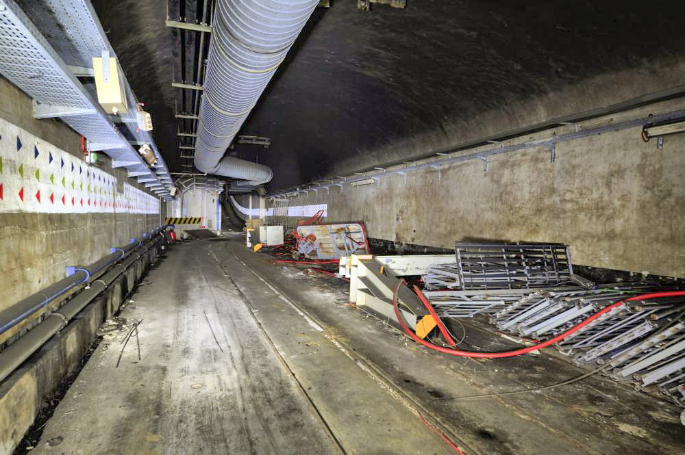 Ligne Maginot - ROCHONVILLERS - A8 - (Ouvrage d'artillerie) - Les aménagements du PC Guerre 
Le bas du plan incliné de l'entrée munitions
La première gare de l'ouvrage
Les dégâts dus aux fumées sont déjà visibles, et ce n'est pas fini ... - GOERGEN Claude