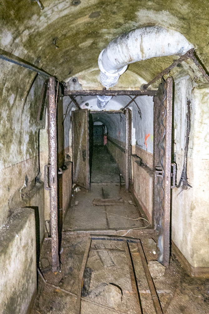 Ligne Maginot - HOBLING - A23 - (Ouvrage d'infanterie) - Bloc 1
Dessous  - Michel Teiten